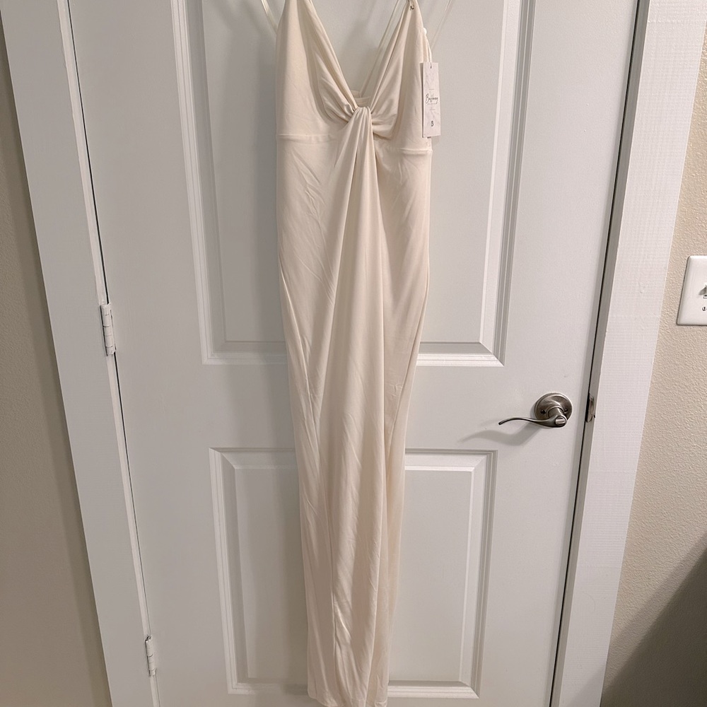 BuffBunny Odyssey Maxi Dress, White, Medium, never worn, original tag.